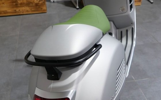 Neufahrzeug Vespa GTS 310 Edizione Ottantesimo - Bild 11