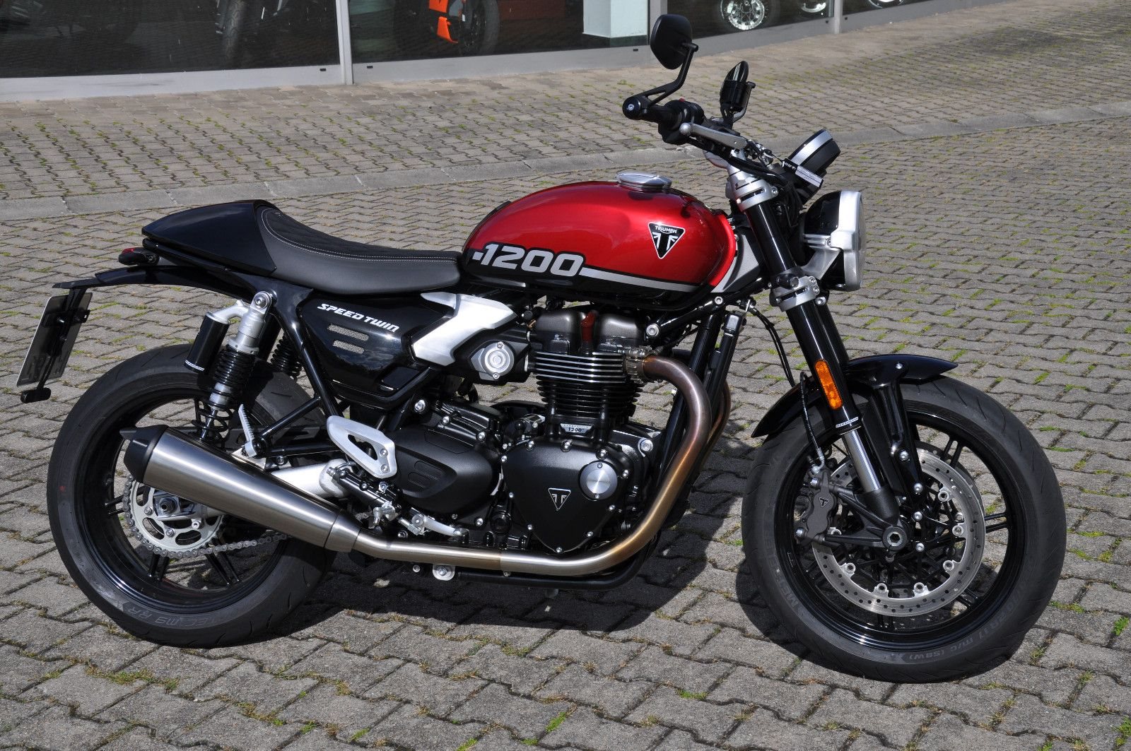 Triumph Speed Twin 1200