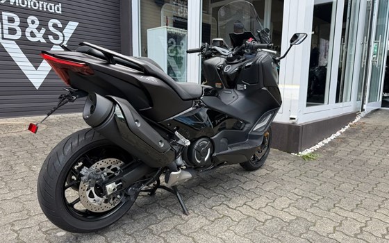 Gebrauchtmotorrad Yamaha TMAX Tech MAX - Bild 3