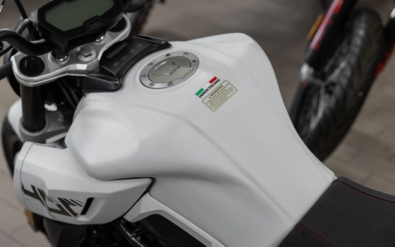 Neufahrzeug Motobi DL 400 Naked - Bild 9