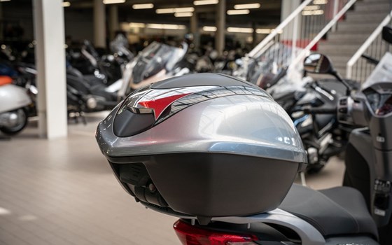 Gebrauchtmotorrad Honda SH300i - Bild 16