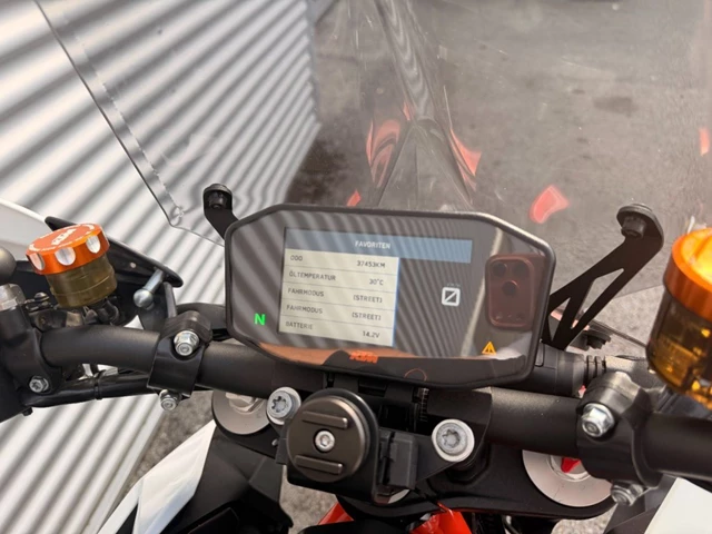 KTM 1290 Super Duke R (weiss) - Bild 7