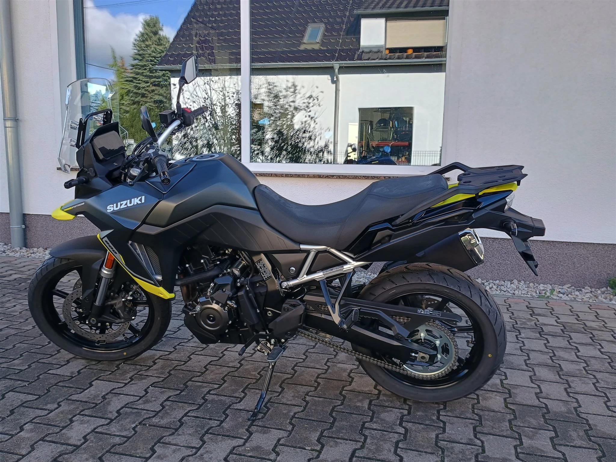 Suzuki V-Strom 800