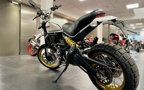 Gebrauchtmotorrad Ducati Scrambler Desert Sled - Bild 6