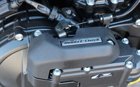Gebrauchtmotorrad Honda CB750 Hornet E-Clutch - Bild 9