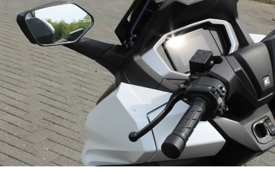 Gebrauchtmotorrad Honda Forza 125 - Bild 12