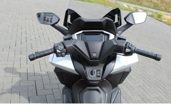 Gebrauchtmotorrad Honda Forza 125 - Bild 15