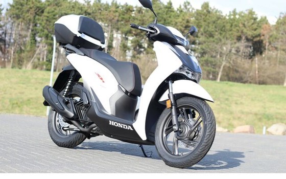 Gebrauchtmotorrad Honda SH150i - Bild 11