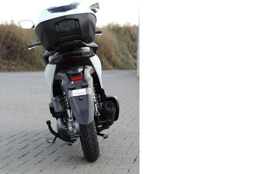 Gebrauchtmotorrad Honda SH150i - Bild 4
