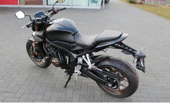 Gebrauchtmotorrad Honda CB650R E-Clutch - Bild 6