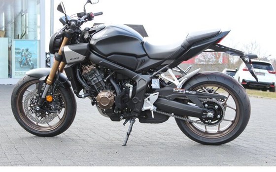 Gebrauchtmotorrad Honda CB650R E-Clutch - Bild 9