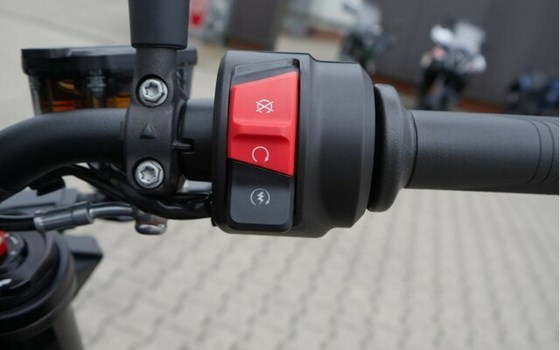 Gebrauchtmotorrad KTM 790 Duke - Bild 11