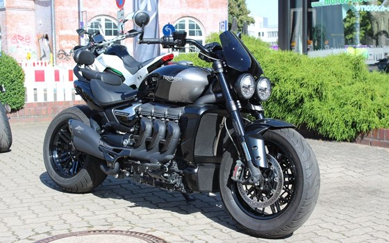 Gebrauchtmotorrad Triumph Rocket 3 GT Triple Black - Bild 2