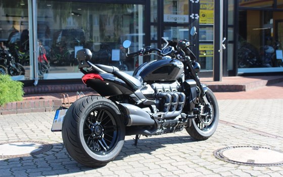 Gebrauchtmotorrad Triumph Rocket 3 GT Triple Black - Bild 3