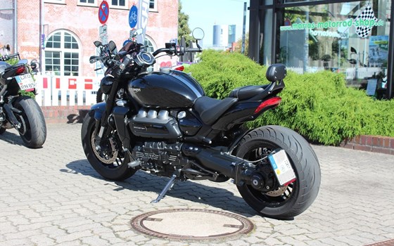 Gebrauchtmotorrad Triumph Rocket 3 GT Triple Black - Bild 6