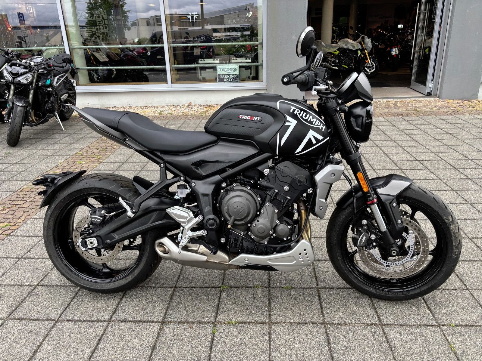 Triumph Trident 660