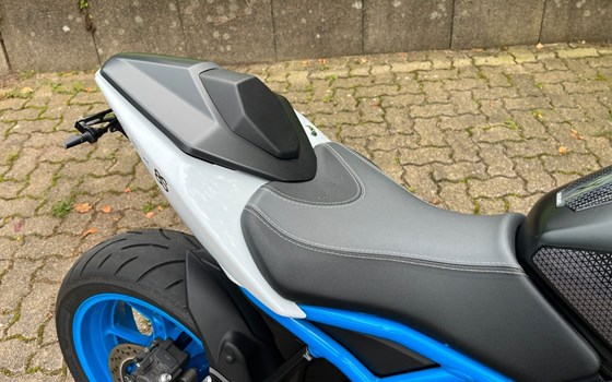 Gebrauchtmotorrad Suzuki GSX-8S - Bild 5