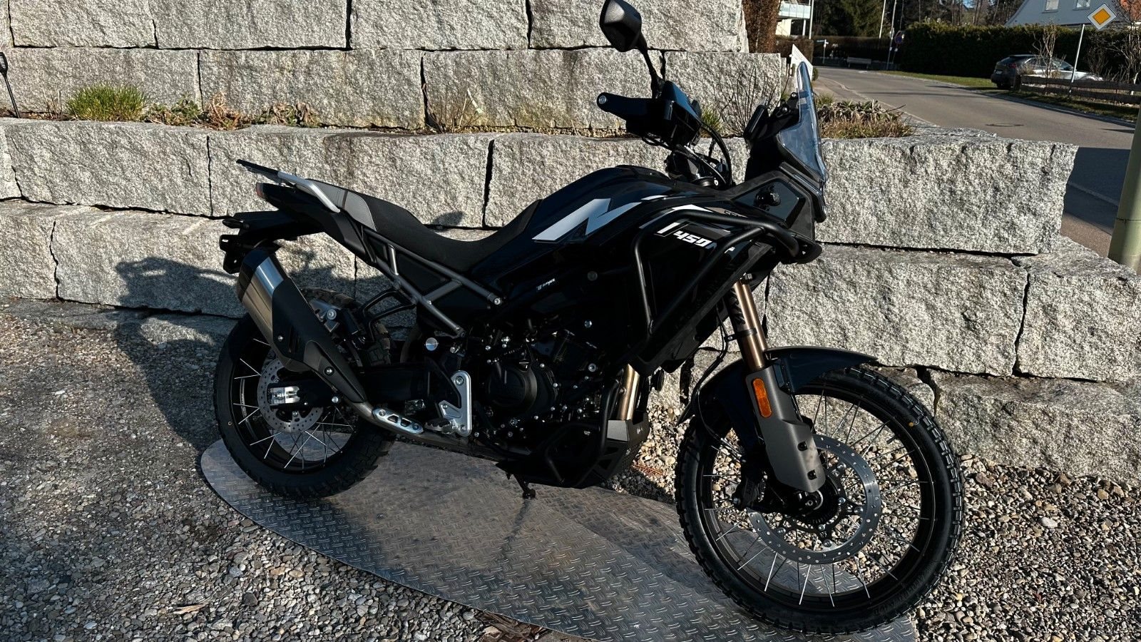 CFMOTO 450MT