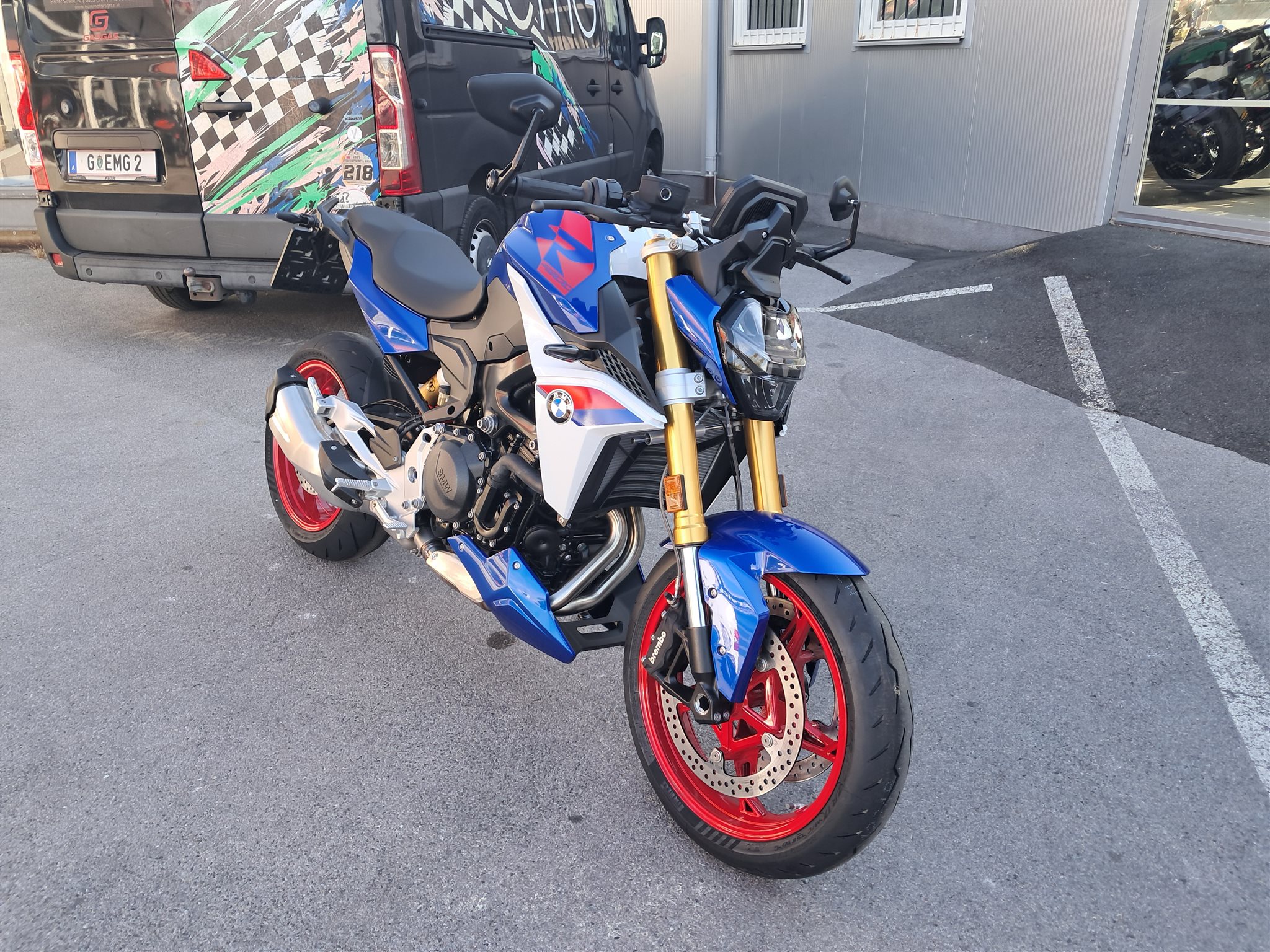 BMW F 900 R