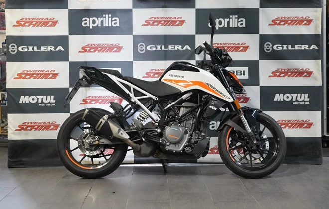 KTM 390 Duke