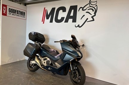 Honda Forza 750
