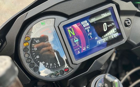 Gebrauchtmotorrad Kawasaki Ninja H2 SX SE - Bild 17