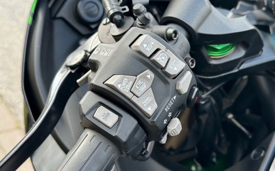 Gebrauchtmotorrad Kawasaki Ninja H2 SX SE - Bild 18