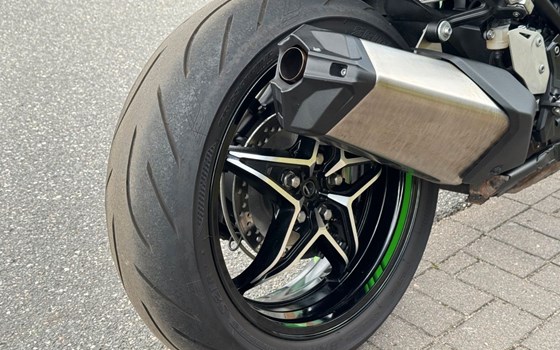 Gebrauchtmotorrad Kawasaki Ninja H2 SX SE - Bild 8