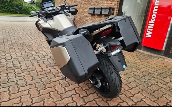 Gebrauchtmotorrad Honda NT1100 DCT Electronic Suspension - Bild 3