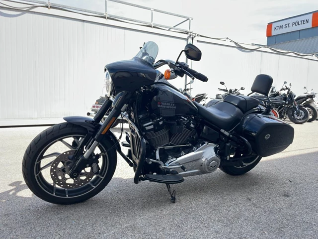 Harley-Davidson Softail Sport Glide FLSB (schwarz) - Bild 9