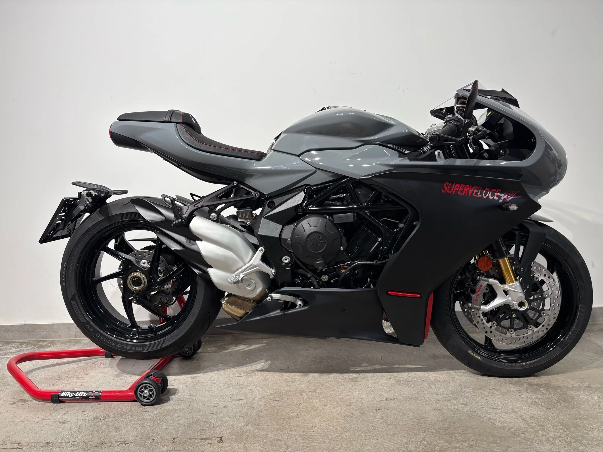 MV Agusta Superveloce 800