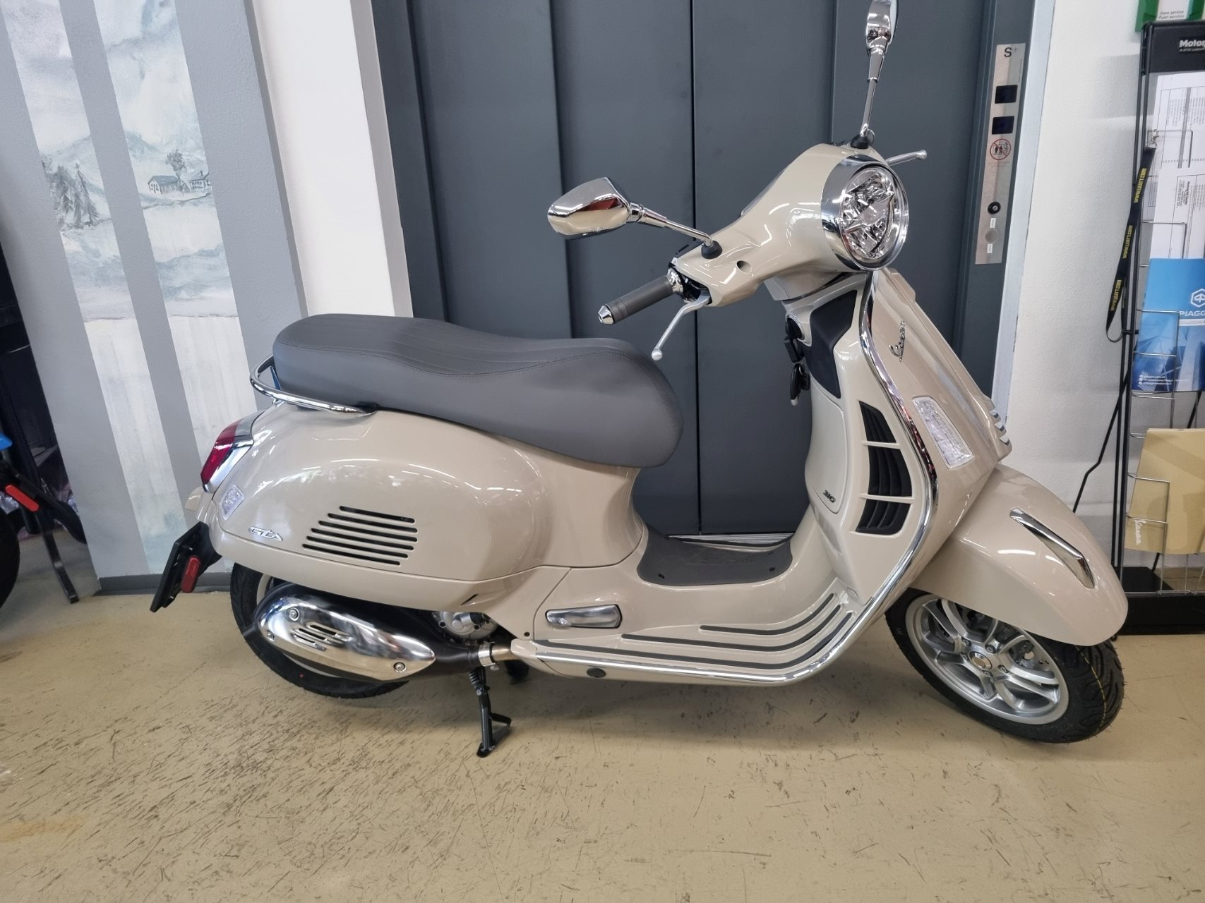 Vespa GTS 125 