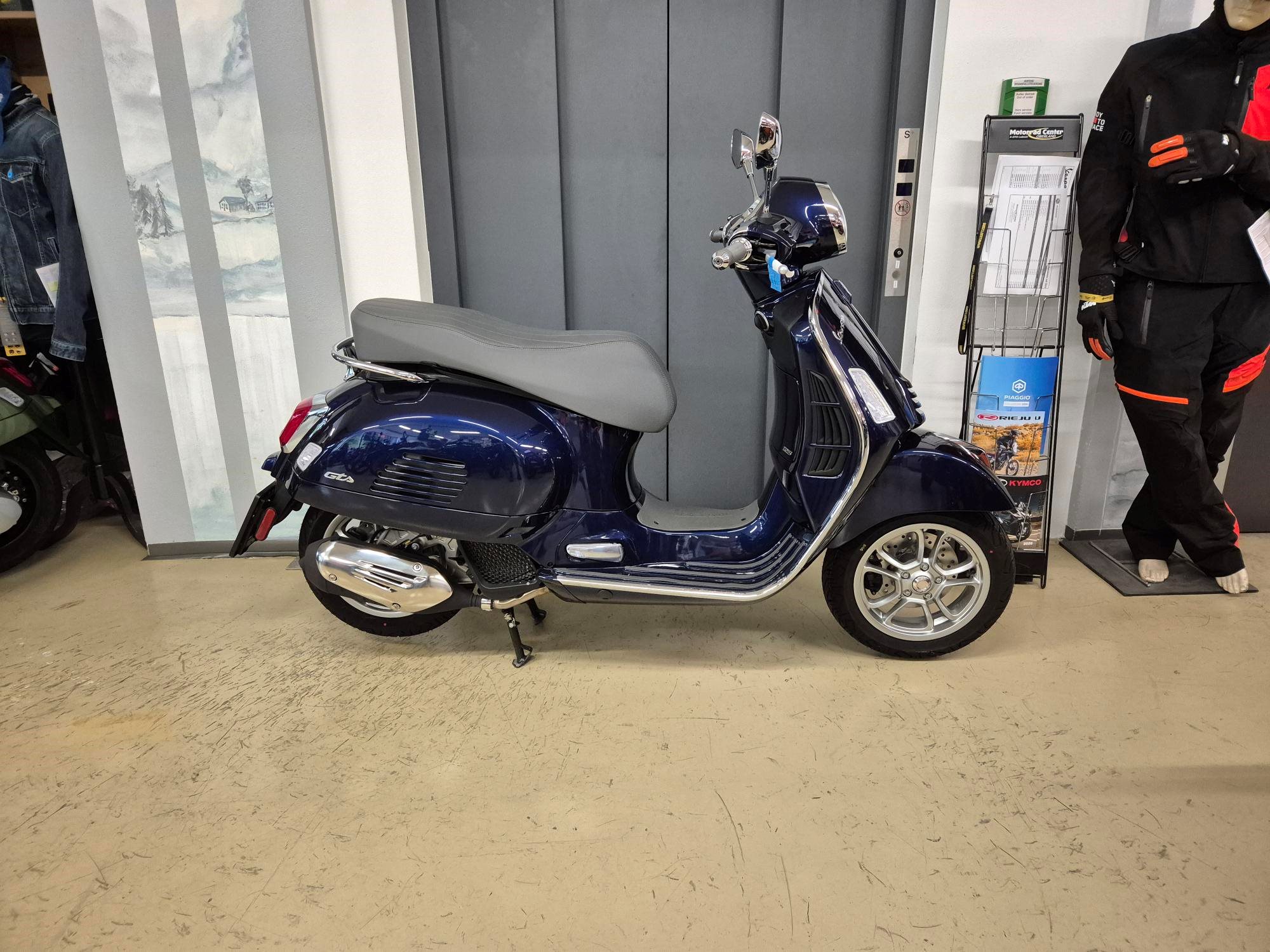 Vespa GTS 125 
