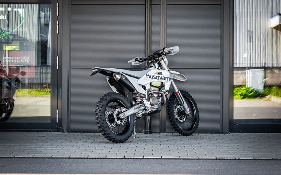Neufahrzeug Husqvarna TE 300 PRO - Bild 2