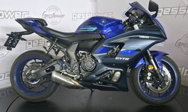 Yamaha R7
