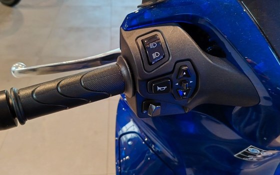 Gebrauchtmotorrad Honda SH125i - Bild 10