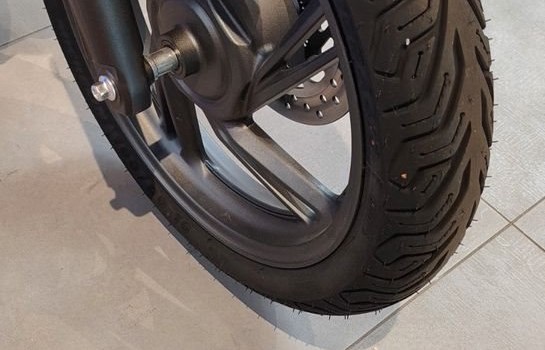 Gebrauchtmotorrad Honda SH125i - Bild 12