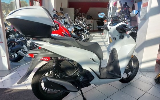 Gebrauchtmotorrad Honda SH125i - Bild 2