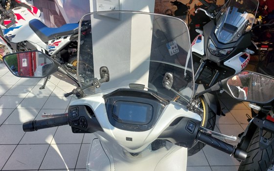 Gebrauchtmotorrad Honda SH125i - Bild 3