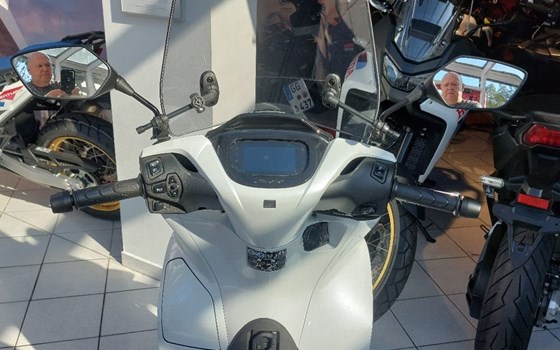 Gebrauchtmotorrad Honda SH125i - Bild 4