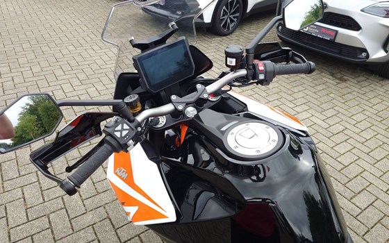 Gebrauchtmotorrad KTM 1290 Super Duke GT - Bild 11