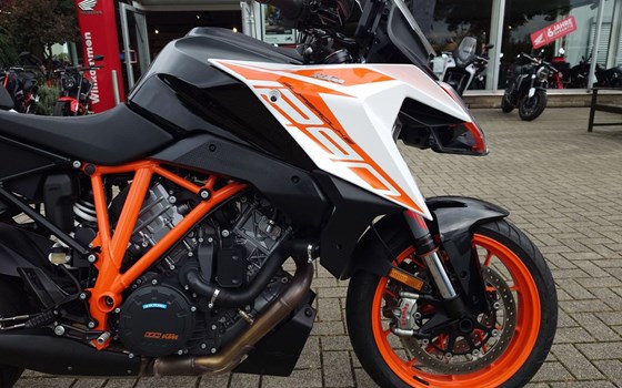 Gebrauchtmotorrad KTM 1290 Super Duke GT - Bild 3