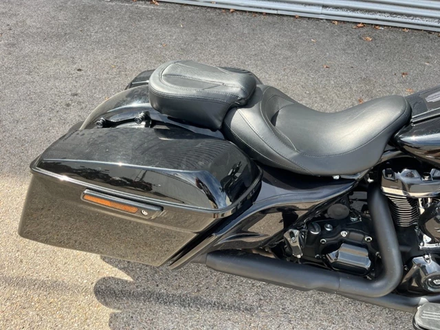Harley-Davidson Touring Road King Special FLHRXS (schwarz) - Bild 6
