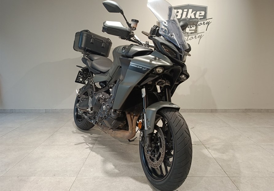 Yamaha Tracer 9 (khaki)