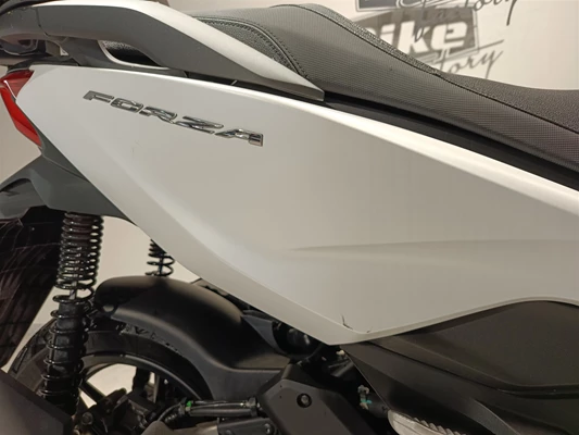 Honda Forza 125 (weiß) - Bild 6
