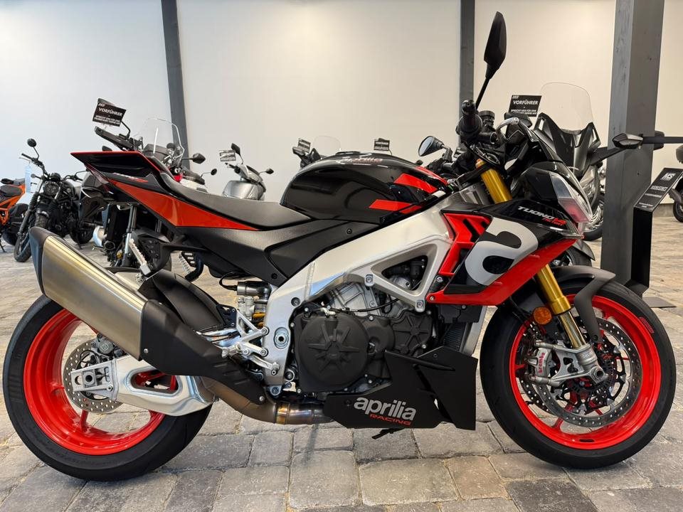 Aprilia Tuono V4 1100 Factory 