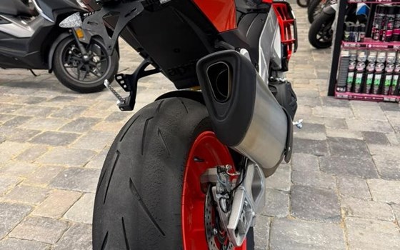 Gebrauchtmotorrad Aprilia Tuono V4 1100 Factory - Bild 12