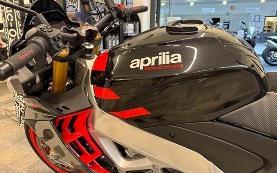 Gebrauchtmotorrad Aprilia Tuono V4 1100 Factory - Bild 8