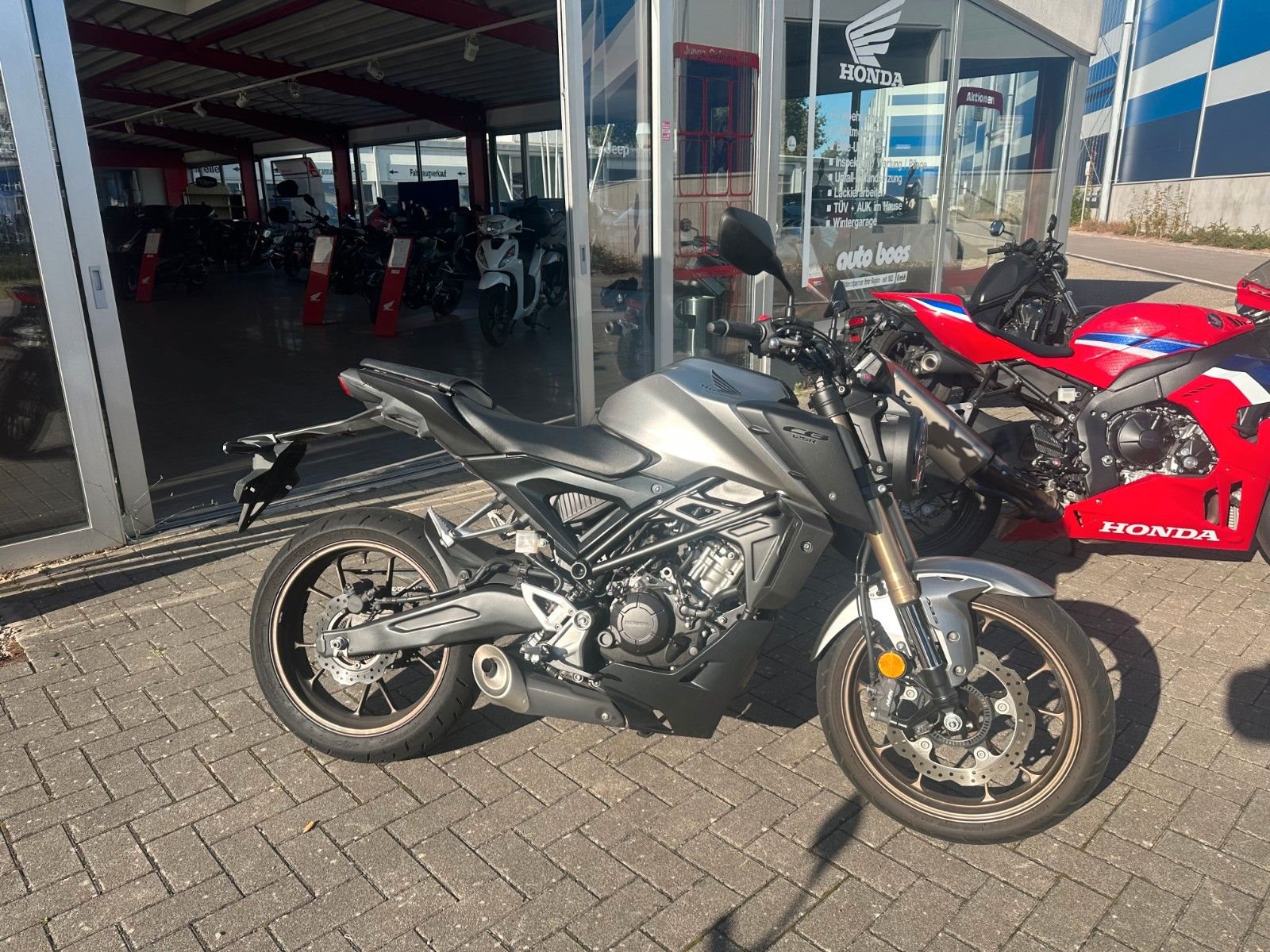 Honda CB125R