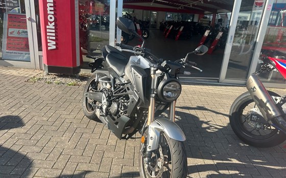 Gebrauchtmotorrad Honda CB125R - Bild 2
